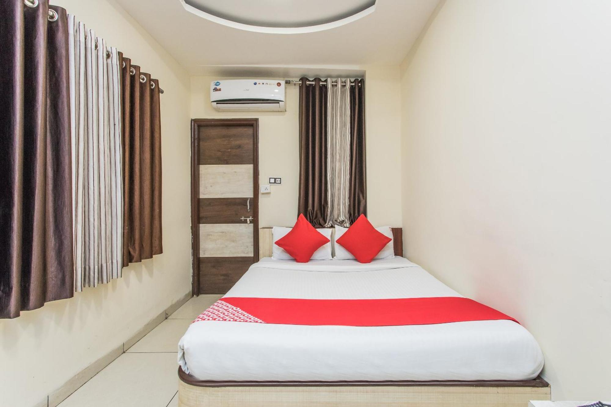 Hotel Mehar Residency Indore Esterno foto