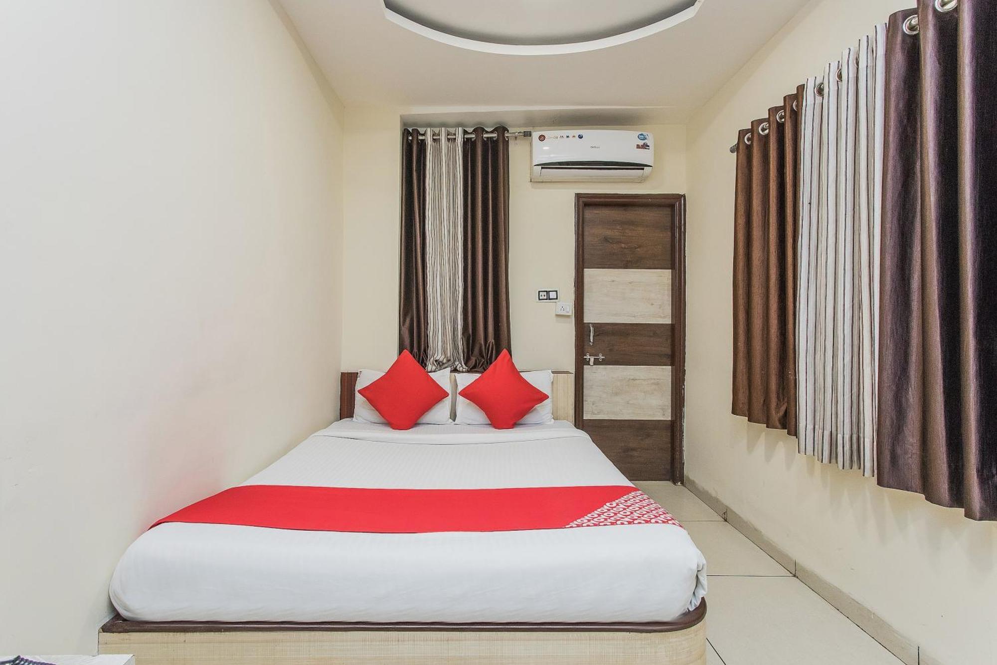 Hotel Mehar Residency Indore Esterno foto