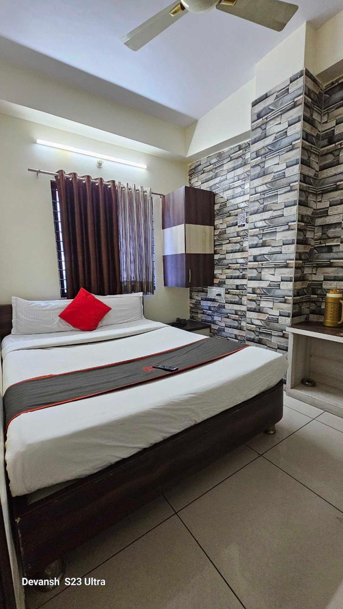 Hotel Mehar Residency Indore Esterno foto